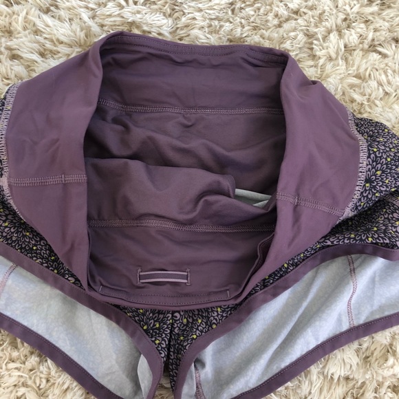 Lululemon speed short 4 way stretch - Picture 5 of 7
